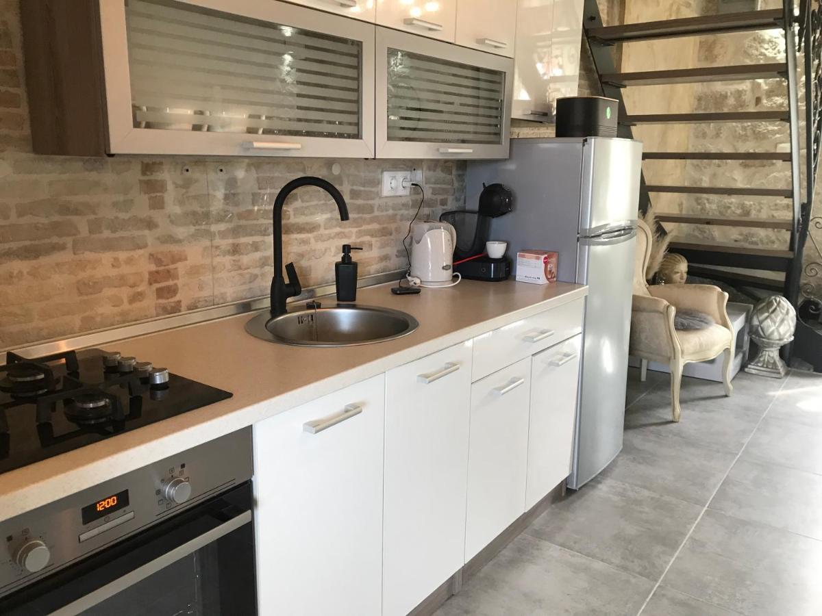 Appartamento Stone House Chiara Seaview Funtana Esterno foto